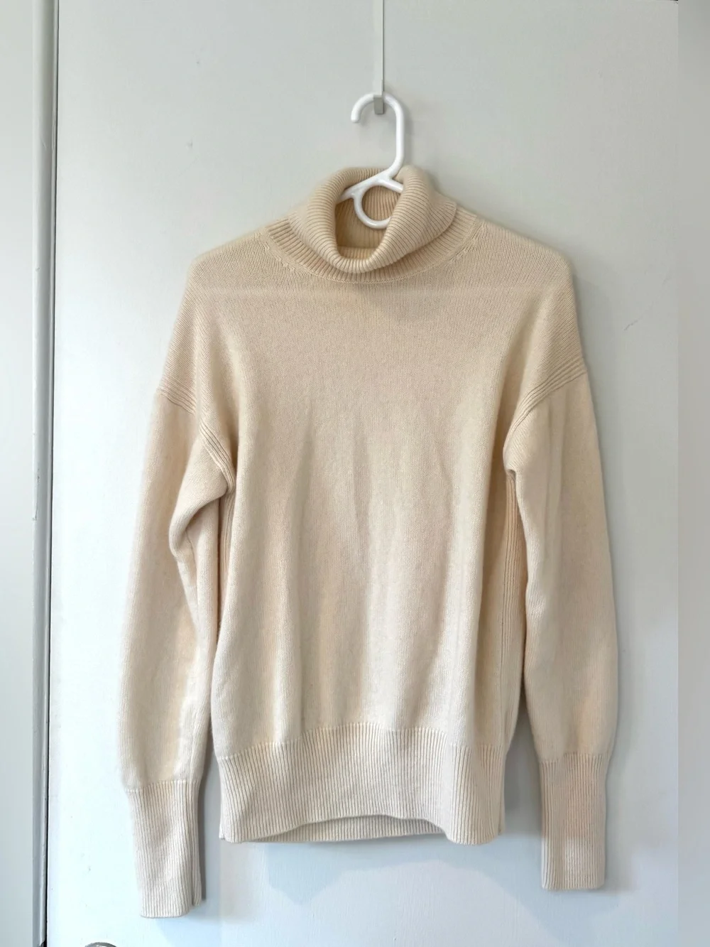 COS 100% Cashmere Ivory Turtleneck Sweater High Neck Minimalist Luxury Small
